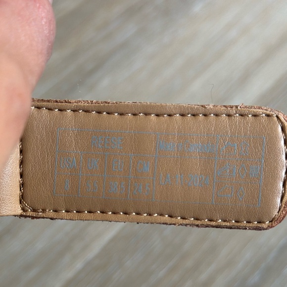 Vionic Women Brown Sandals - Picture 4 of 4